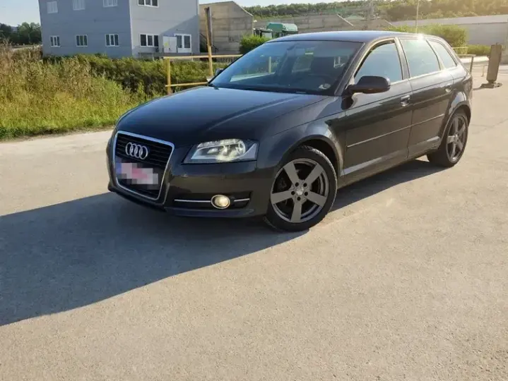 Audi A3 Sportback 8P 2.0 TDI Ambiente