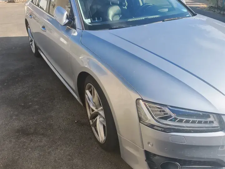 Audi A8 D4