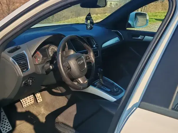 Audi Q5 8R