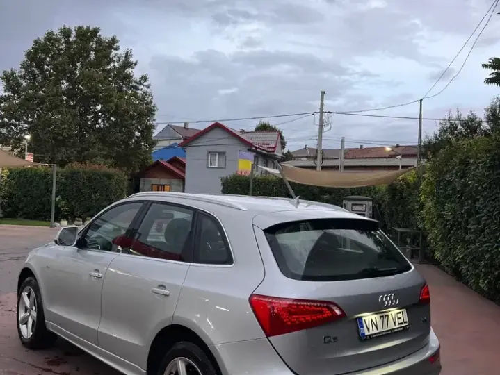 Audi Q5 8R