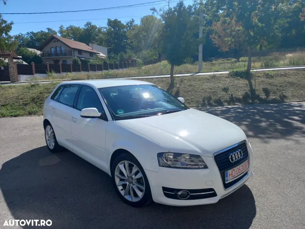 Audi A3 Sportback 8P 2.0 TDI DPF S line Sportpaket — imagine 4