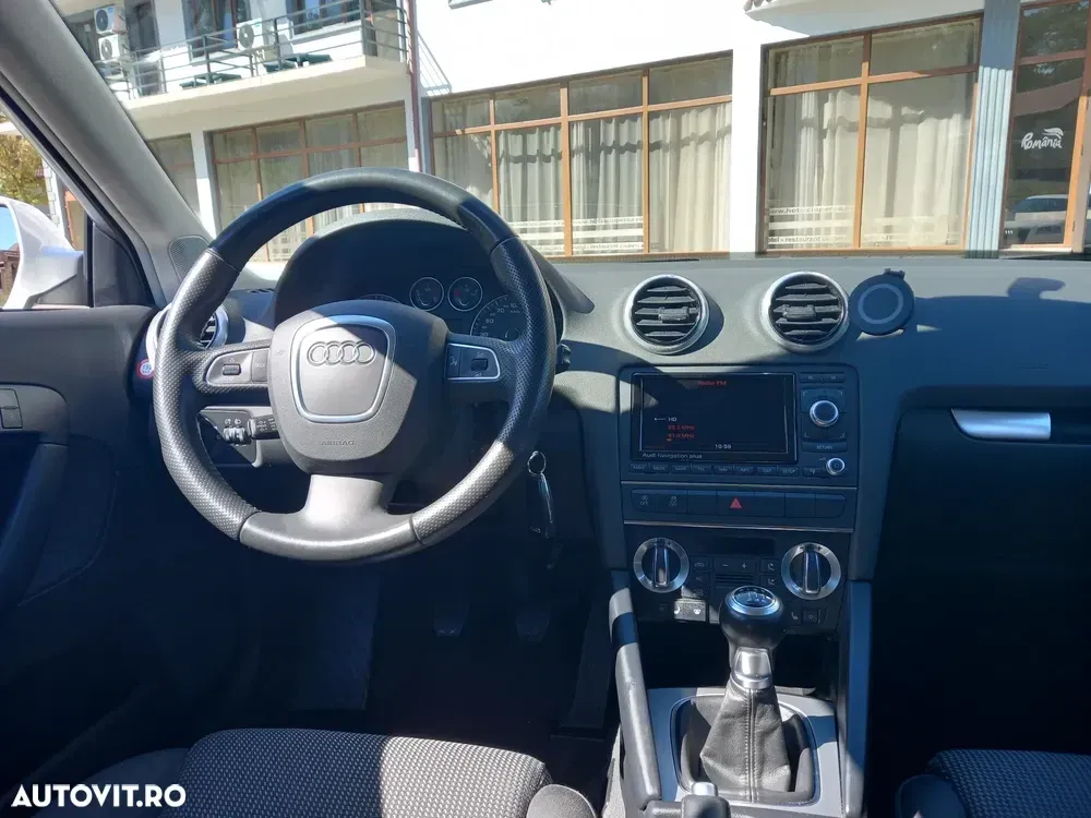 Audi A3 Sportback 8P 2.0 TDI DPF S line Sportpaket — imagine 5