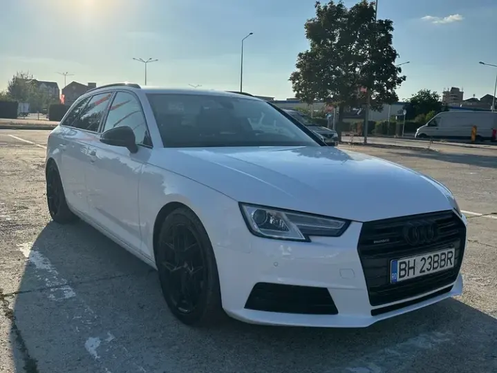 Audi A4 Avant B9 2.0 TDI quattro S tronic