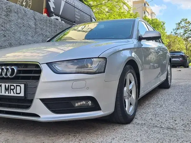 Audi A4 Avant B8 2.0 TDI DPF multitronic S line Sportpaket