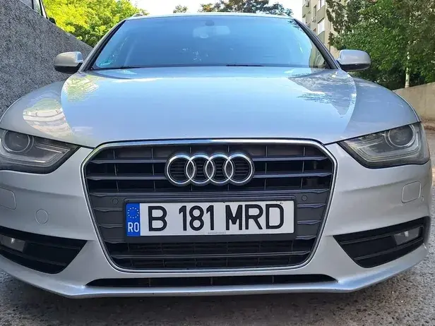 Audi A4 Avant B8 2.0 TDI DPF multitronic S line Sportpaket