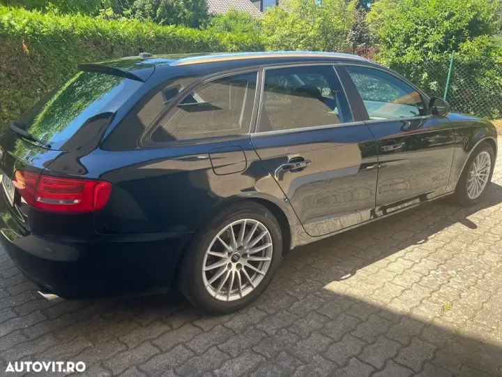 Audi A4 Avant B8 2.0 TFSI Attraction