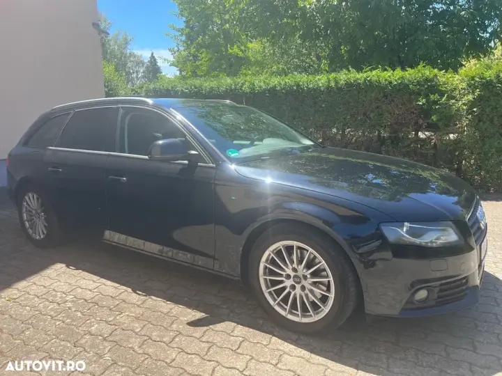 Audi A4 Avant B8 2.0 TFSI Attraction