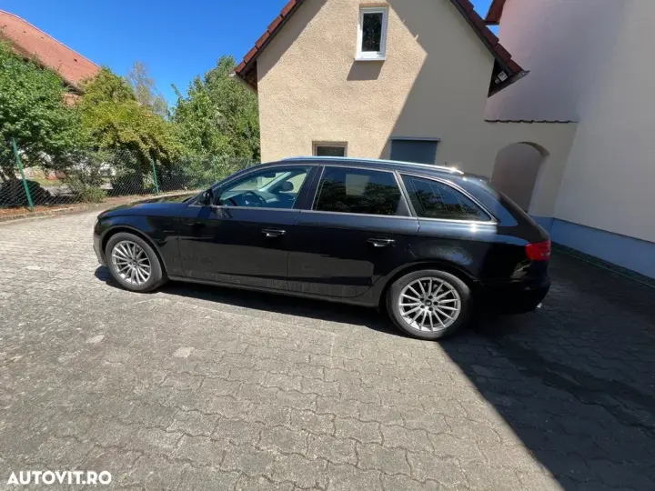 Audi A4 Avant B8 2.0 TFSI Attraction