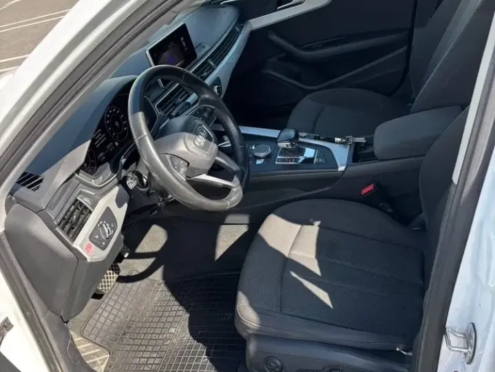 Audi A4 Limuzina B9
