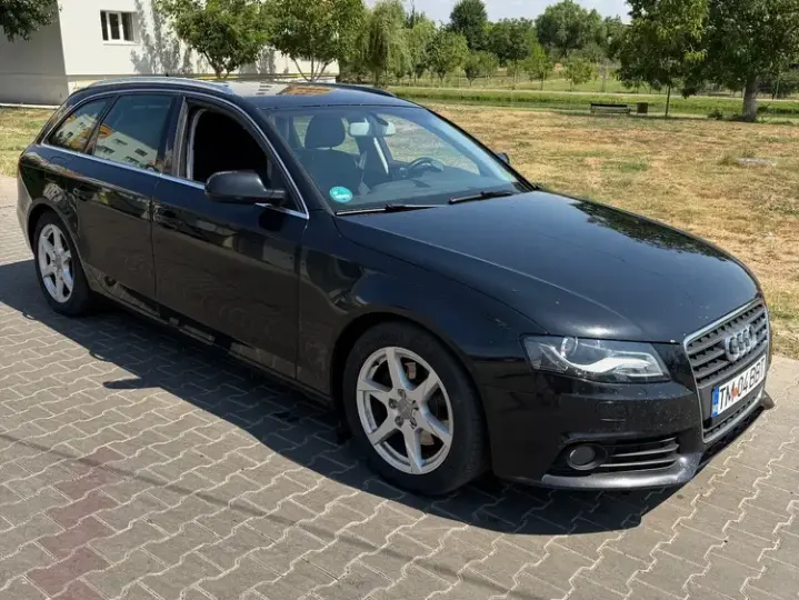 Audi A4 Avant B8 2.0 TDI DPF Attraction