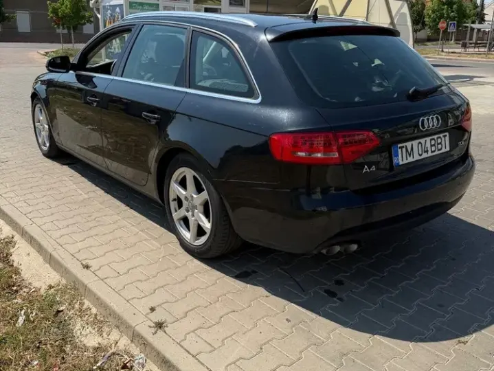 Audi A4 Avant B8 2.0 TDI DPF Attraction