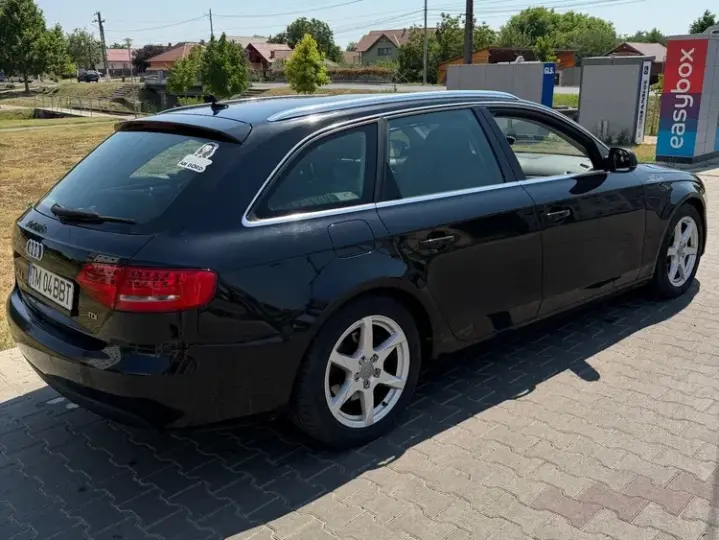 Audi A4 Avant B8 2.0 TDI DPF Attraction