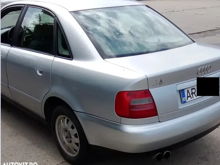 Audi A4 Limuzina B5