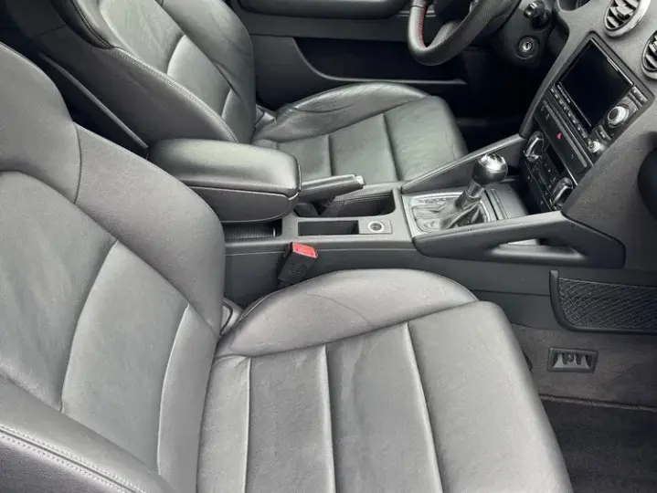 Audi A3 Sportback 8P 1.6 TDI S-tronic Attraction