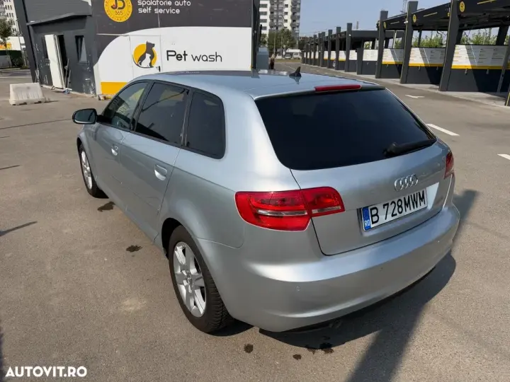 Audi A3 Sportback 8P 1.6 TDI S-tronic Attraction