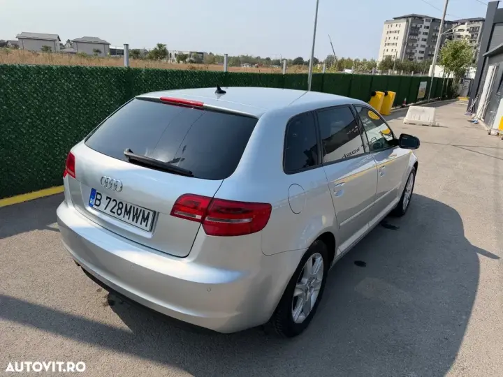 Audi A3 Sportback 8P 1.6 TDI S-tronic Attraction