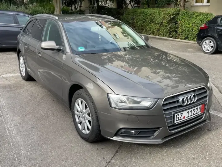 Audi A4 Avant 2.0 TDI DPF multitronic Attraction
