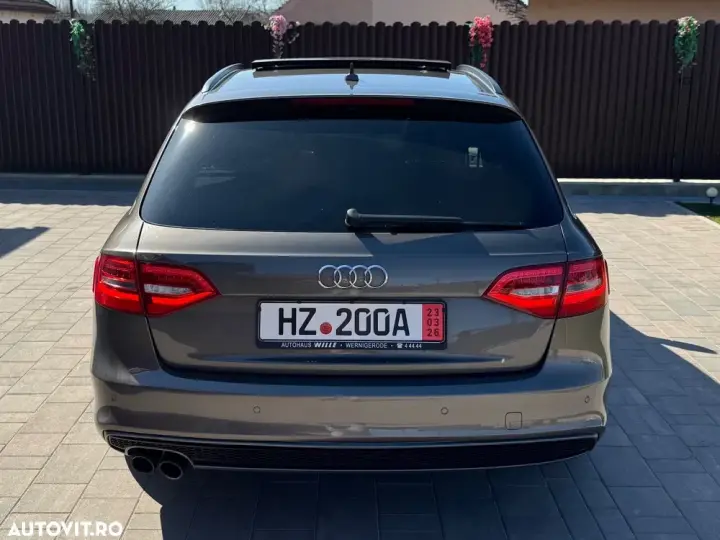 Audi A4 Avant B8 2.0 TDI DPF clean multitronic S line Sportpaket