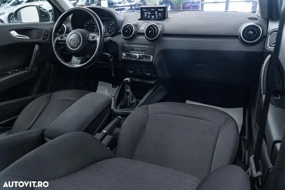 Audi A1 Sportback GB 25 TFSI S line — imagine 2