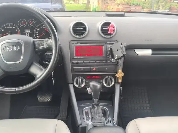 Audi A3 Sportback 8P 1.4 TFSI S tronic Attraction