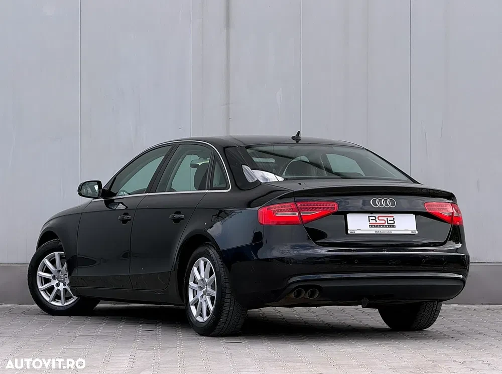 Audi A4 Limuzina B8 2.0 TDI DPF multitronic Attraction