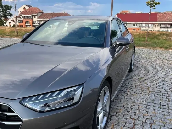 Audi A4 Limuzina 35 TFSI S tronic MHEV S Line