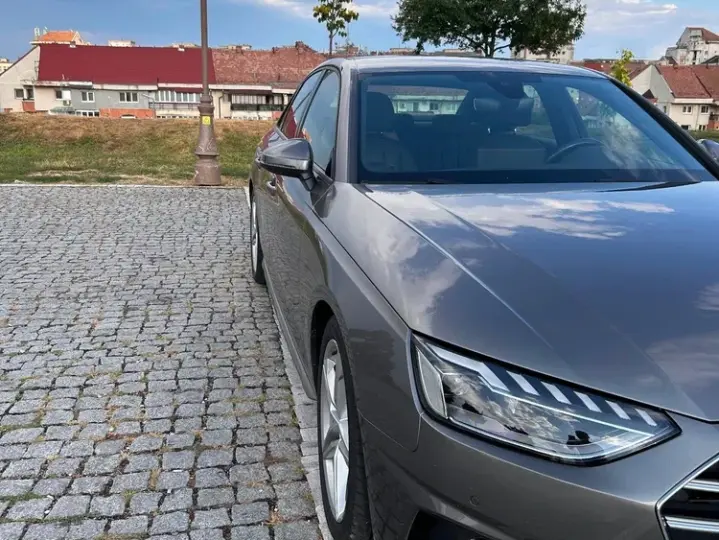 Audi A4 Limuzina 35 TFSI S tronic MHEV S Line