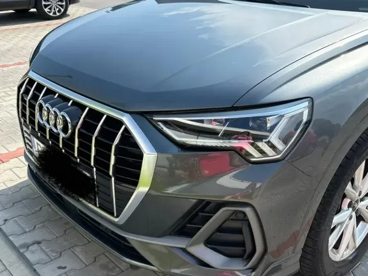 Audi Q3 F3