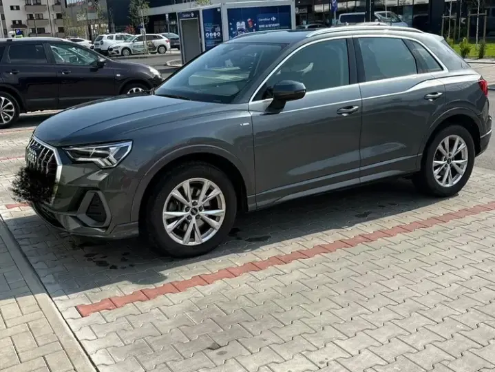 Audi Q3 F3