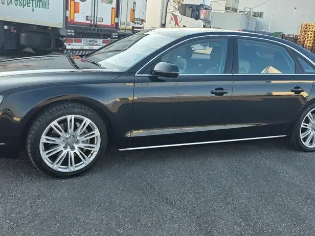 Audi A8 D4
