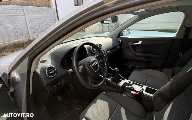 Audi A3 Sportback 8P 1.6 Ambiente — imagine 3