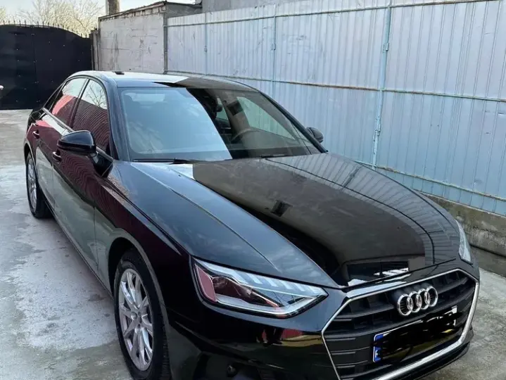 Audi A4 Limuzina 35 TFSI S tronic MHEV Advanced