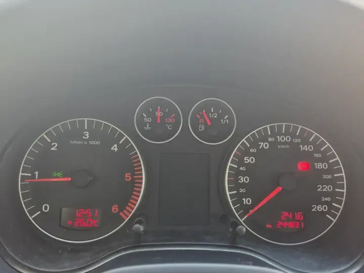 Audi A3 3-portiere 8P 2.0 TDI Ambition