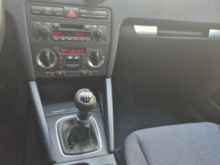 Audi A3 3-portiere 8P 2.0 TDI Ambition