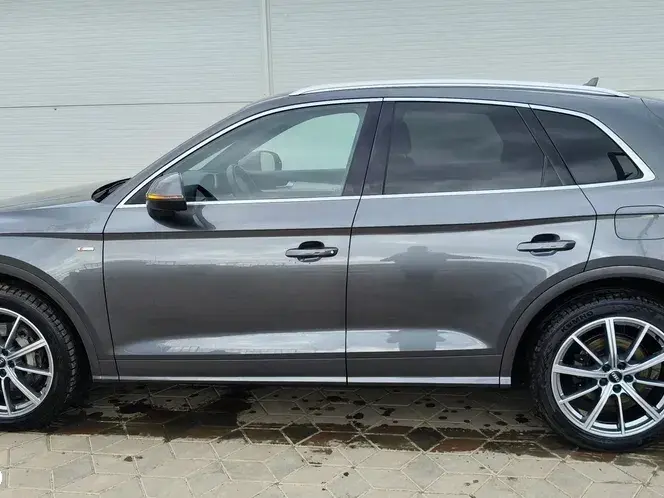 Audi Q5 FY 55 TFSI e quattro S tronic