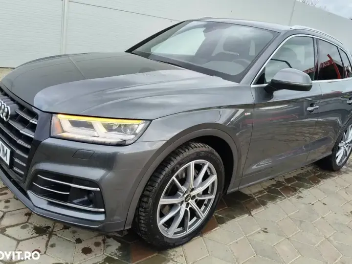 Audi Q5 FY 55 TFSI e quattro S tronic