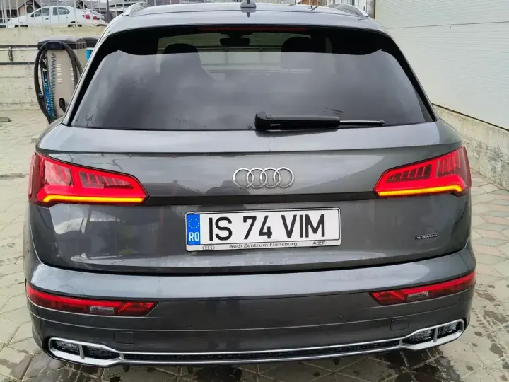 Audi Q5 FY 55 TFSI e quattro S tronic