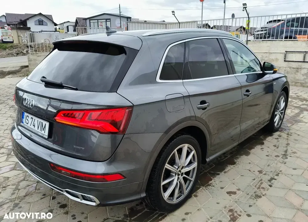 Audi Q5 FY 55 TFSI e quattro S tronic — imagine 3
