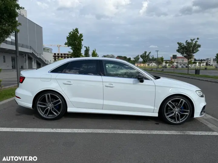 Audi A3 Limuzina 8V 2.0 TDI S tronic S line Sportpaket
