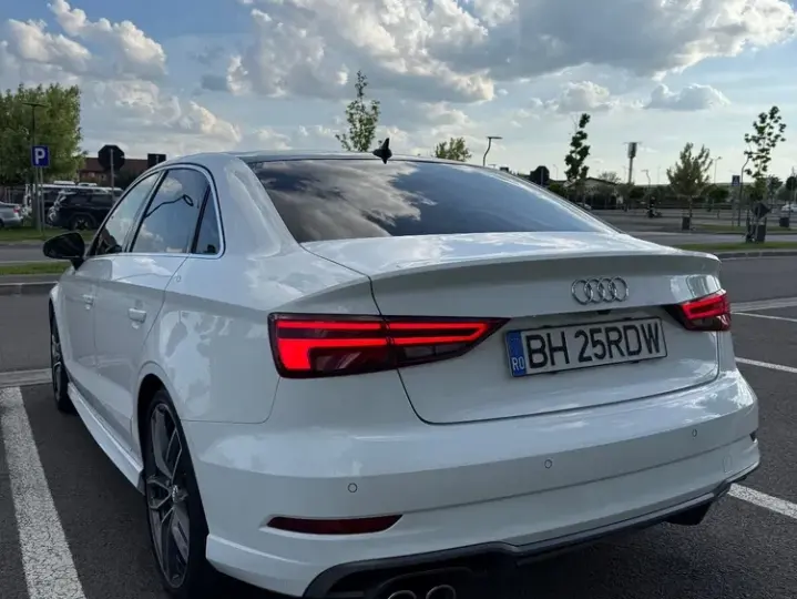 Audi A3 Limuzina 8V 2.0 TDI S tronic S line Sportpaket