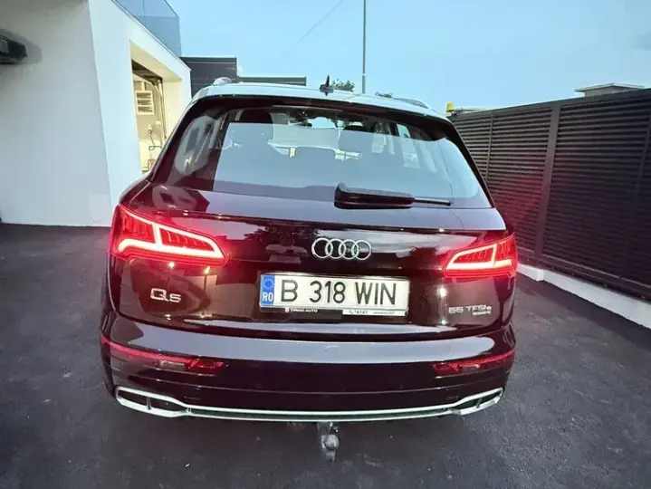 Audi Q5 FY 50 TFSI e quattro S tronic PHEV Basic