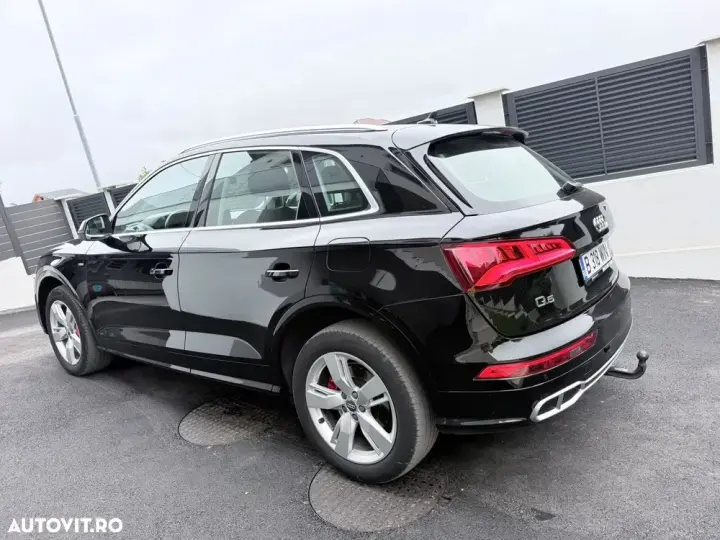 Audi Q5 FY 50 TFSI e quattro S tronic PHEV Basic