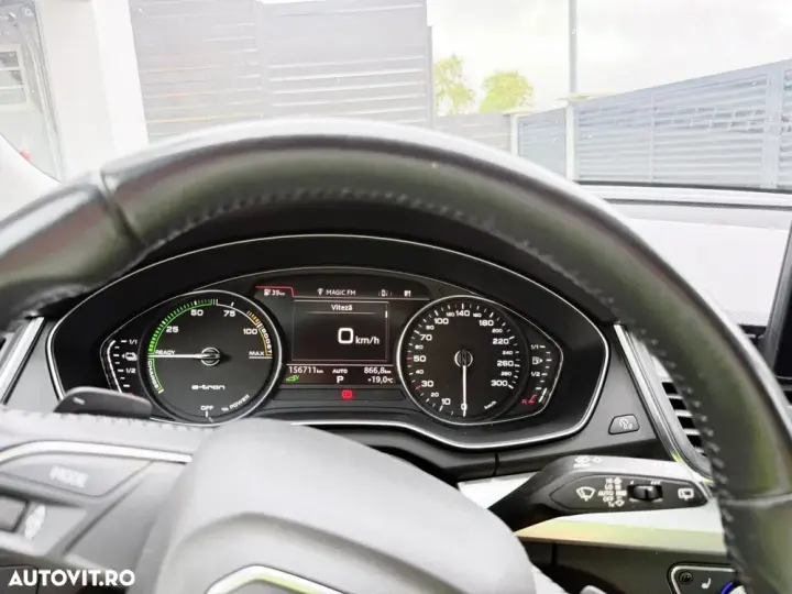 Audi Q5 FY 50 TFSI e quattro S tronic PHEV Basic