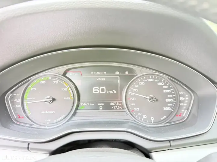 Audi Q5 FY 50 TFSI e quattro S tronic PHEV Basic