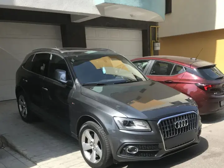Audi Q5 8R 3.0 TDI quattro S tronic