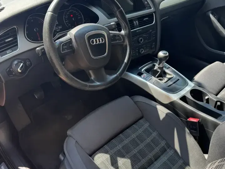 Audi A4 Limuzina B8 2.0 TDI B8 Quattro