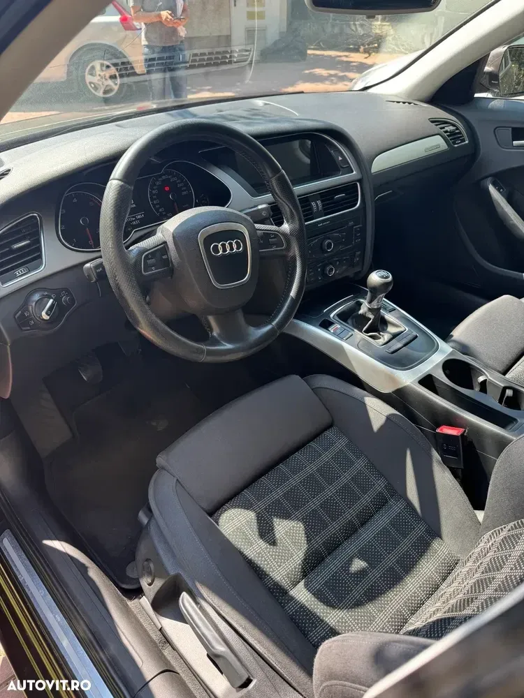 Audi A4 Limuzina B8 2.0 TDI B8 Quattro — imagine 5