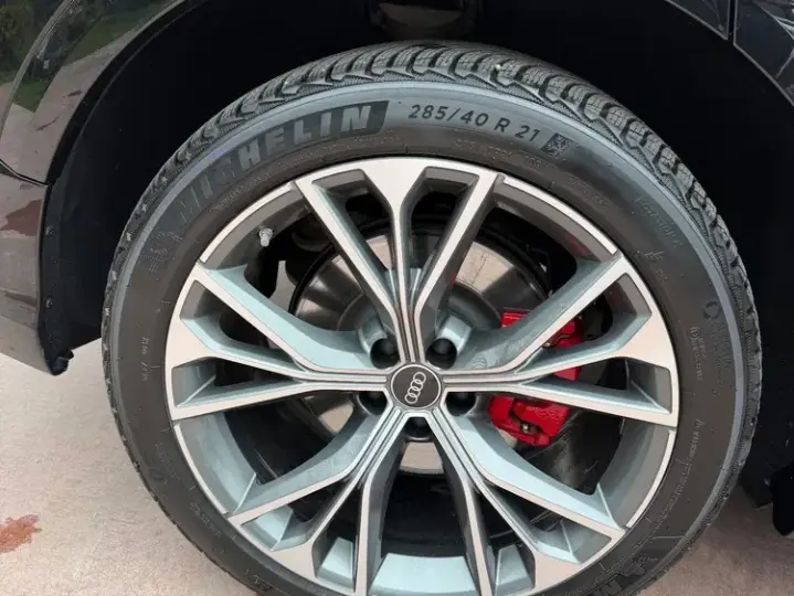 Audi Q8 55 TFSI quattro Tiptronic MHEV