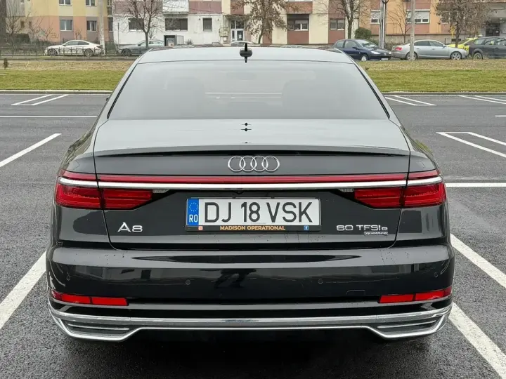 Audi A8 D5 60 TFSI e quattro tiptronic