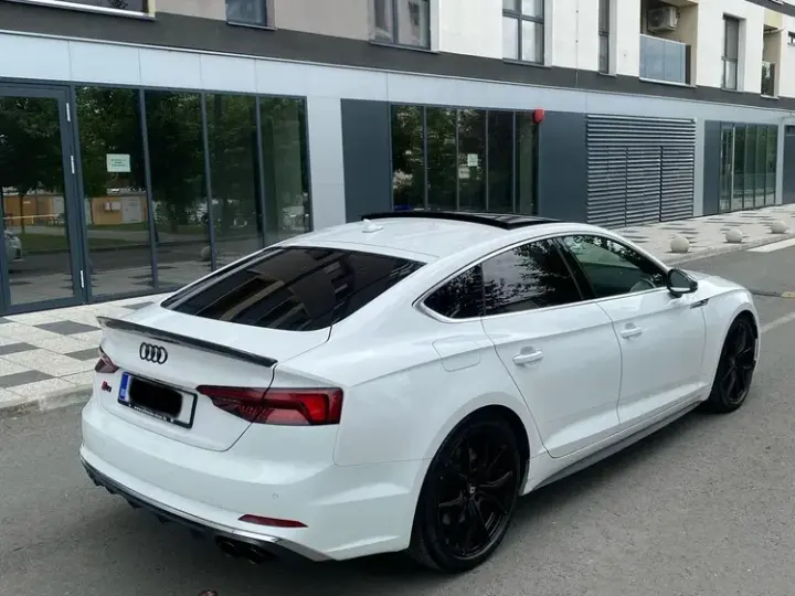 Audi S5 F5